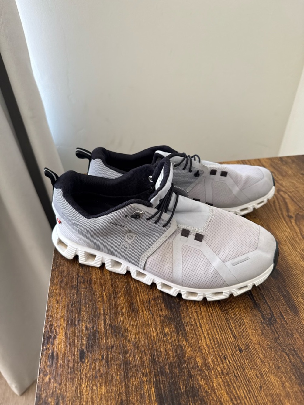 On Clouds Women’s Sneakers - Picture 5 of 5